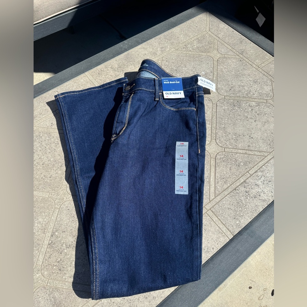 Women’s Old Navy jeans- size 14 new